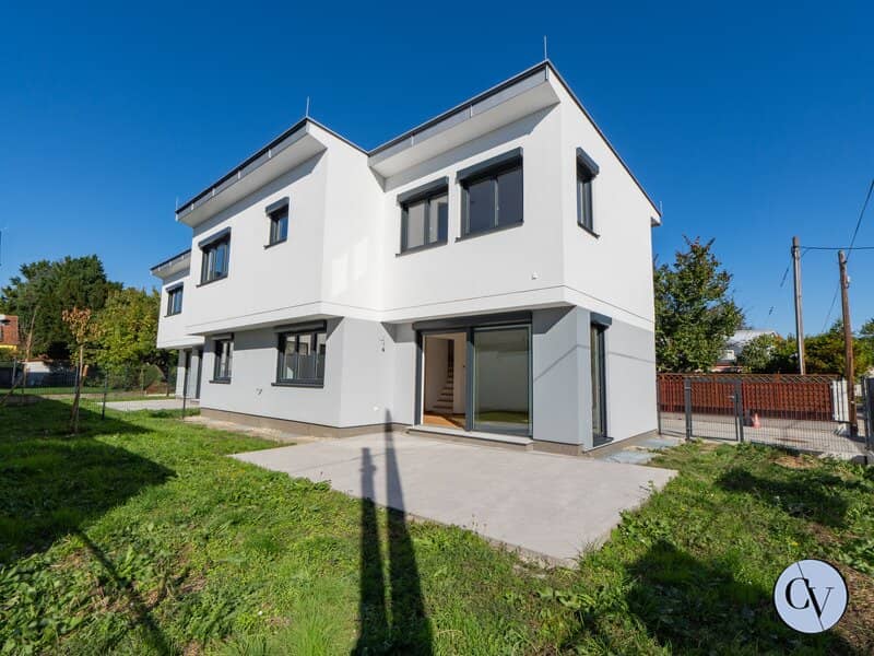 Semi-detached house in Schwarzlackenau - 4 rooms