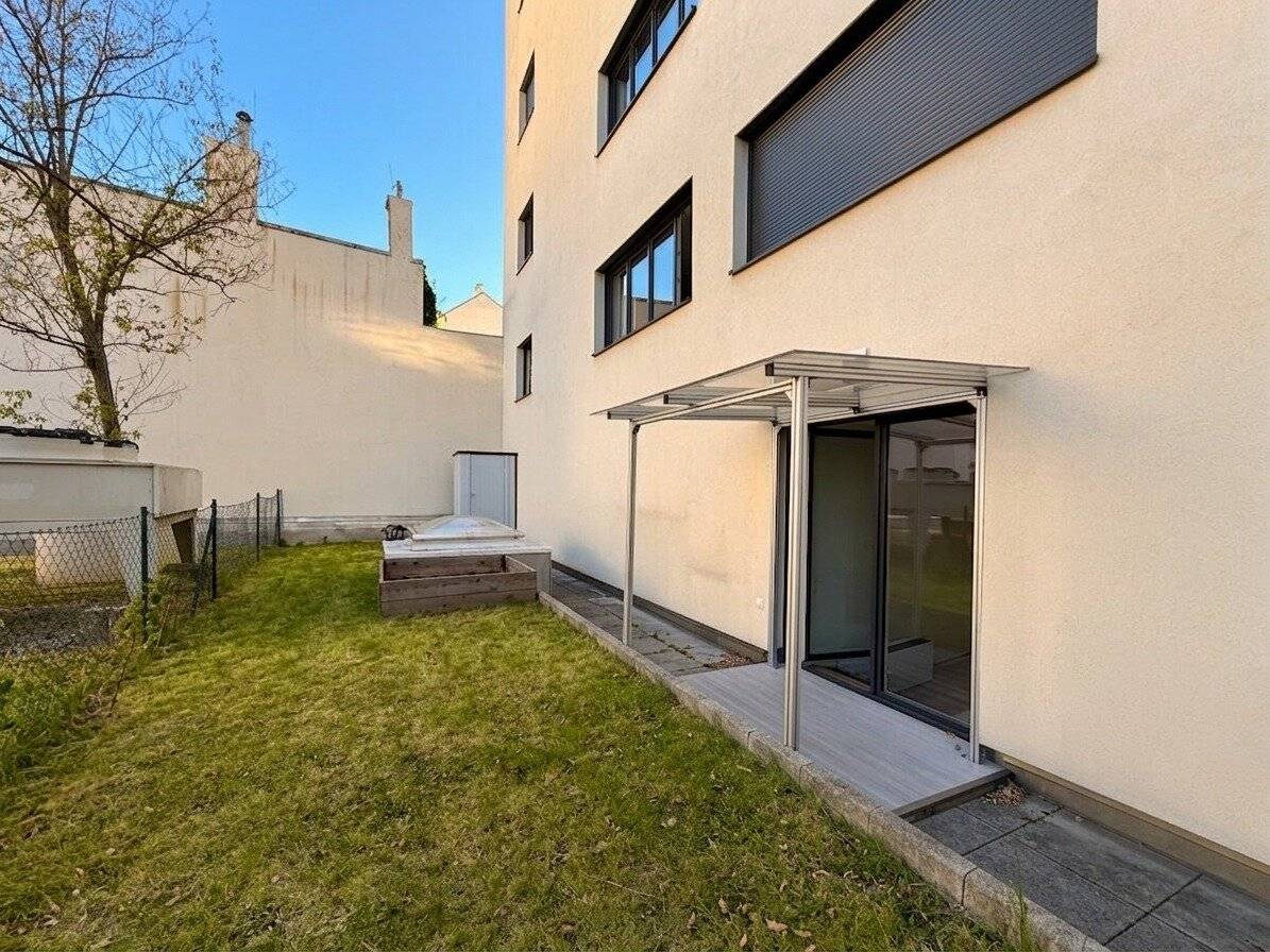 Innenhof mit Terrasse und Kühlung! Moderne 3-Zimmer-Wohnung bei U3 Hütteldorfer Str. / 10A Bus und Straßenbahnen 10, 46, 49, 52!
