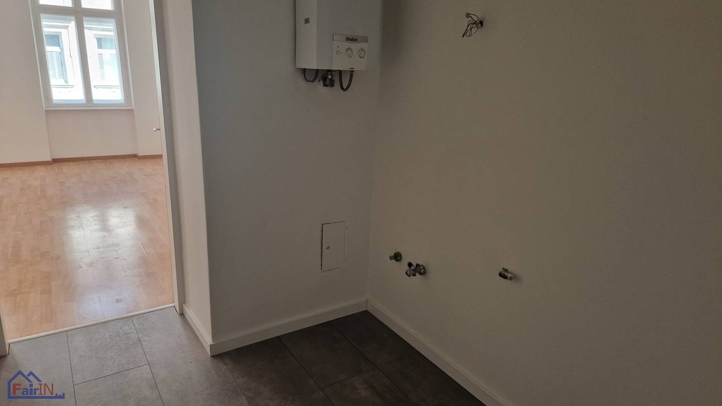 Charming 1-room apartment, 31m², ground floor, parquet, elevator, partly renovated, 1120 Vienna, €137,000