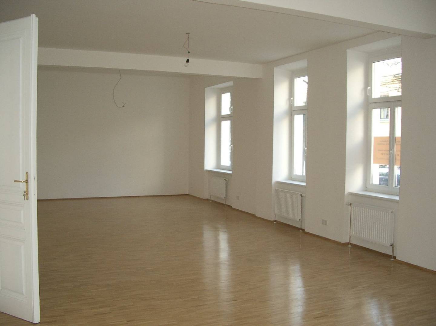 Investor apartment in a Gründerzeit building with lift