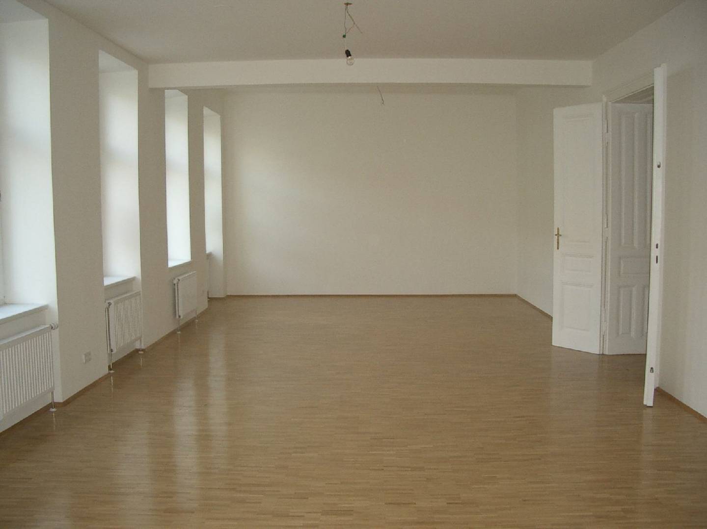 Investor apartment in a Gründerzeit building with lift