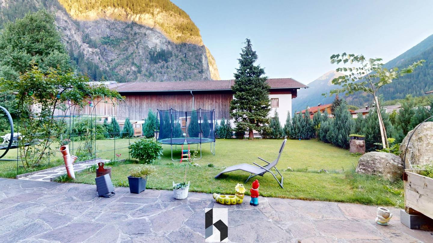 Erdgeschosswohnung mit großzügiger Terrasse und Gartenblick