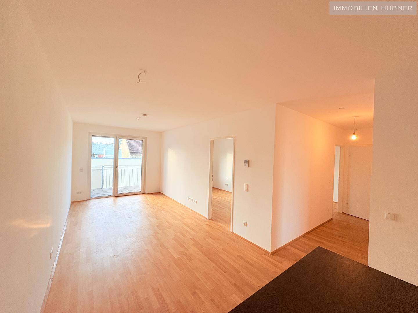 Sonnige Wohnung mit Balkon und Deckenkühlung nahe Naturschutzgebiet
