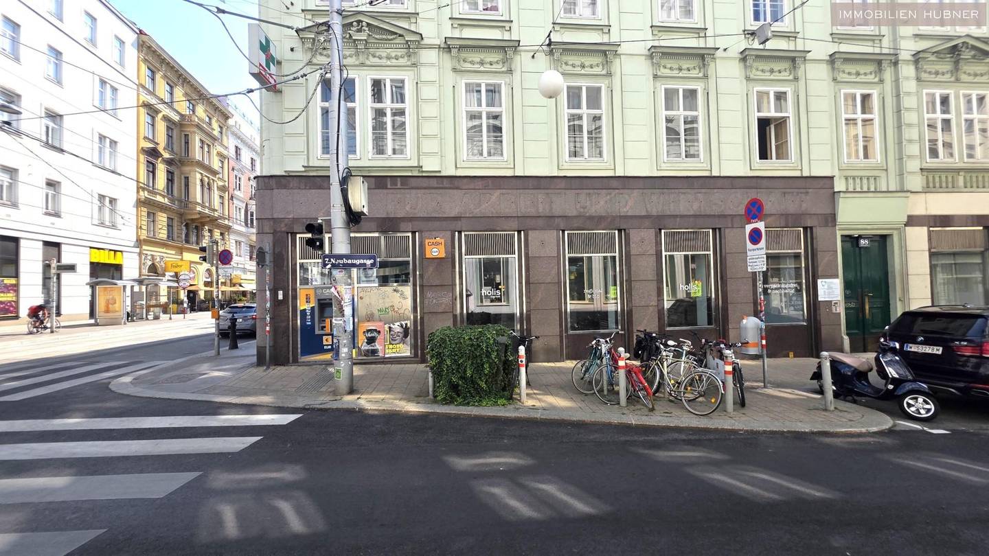 Corner unit with small gastro permit and excellent visibility Wohnung