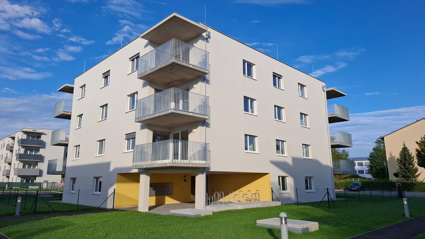 Modern apartment with underground parking and cellar storage