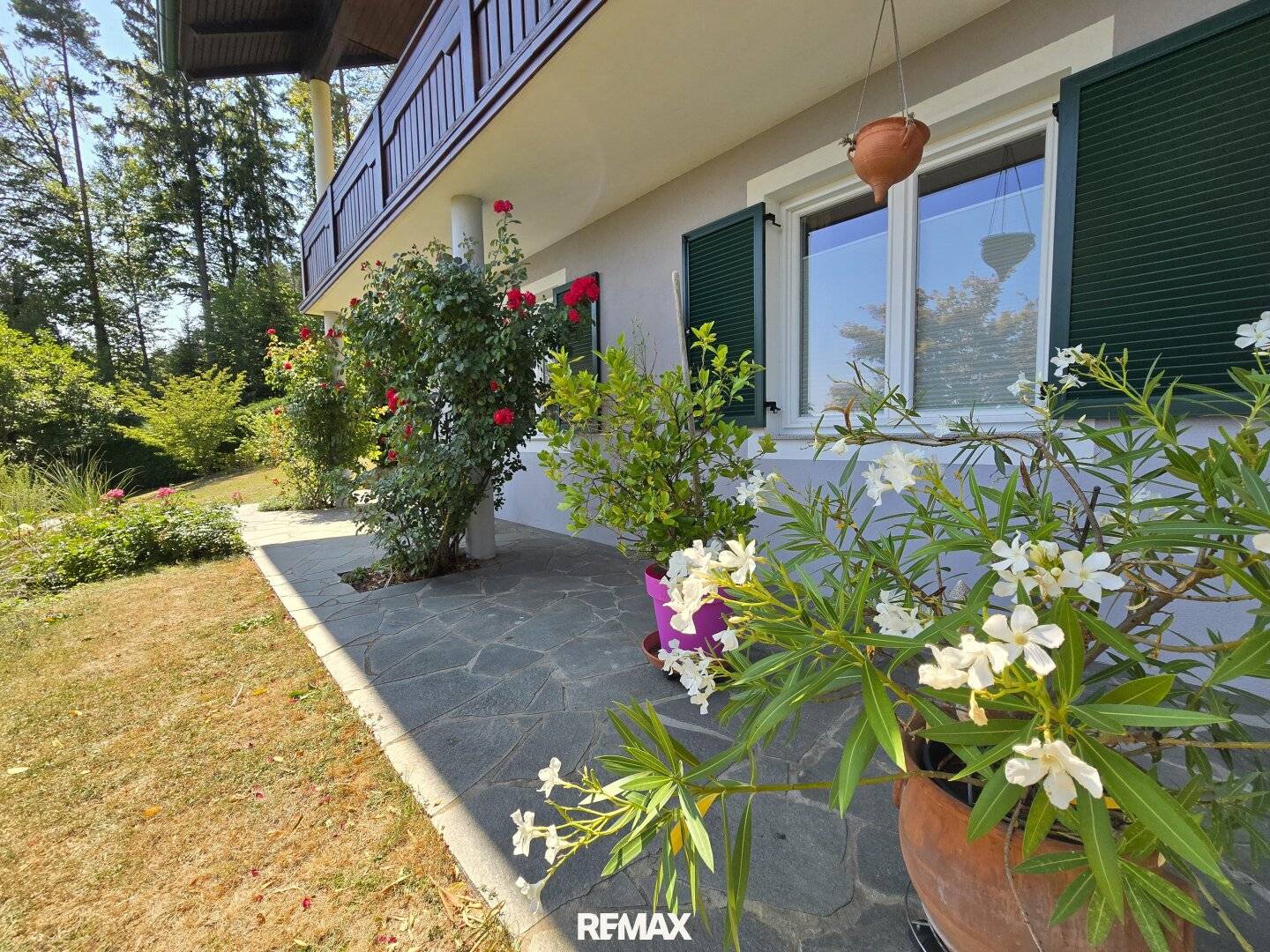 Zweifamilienhaus – traumhafte Aussichtslage mit Garten und Terrasse