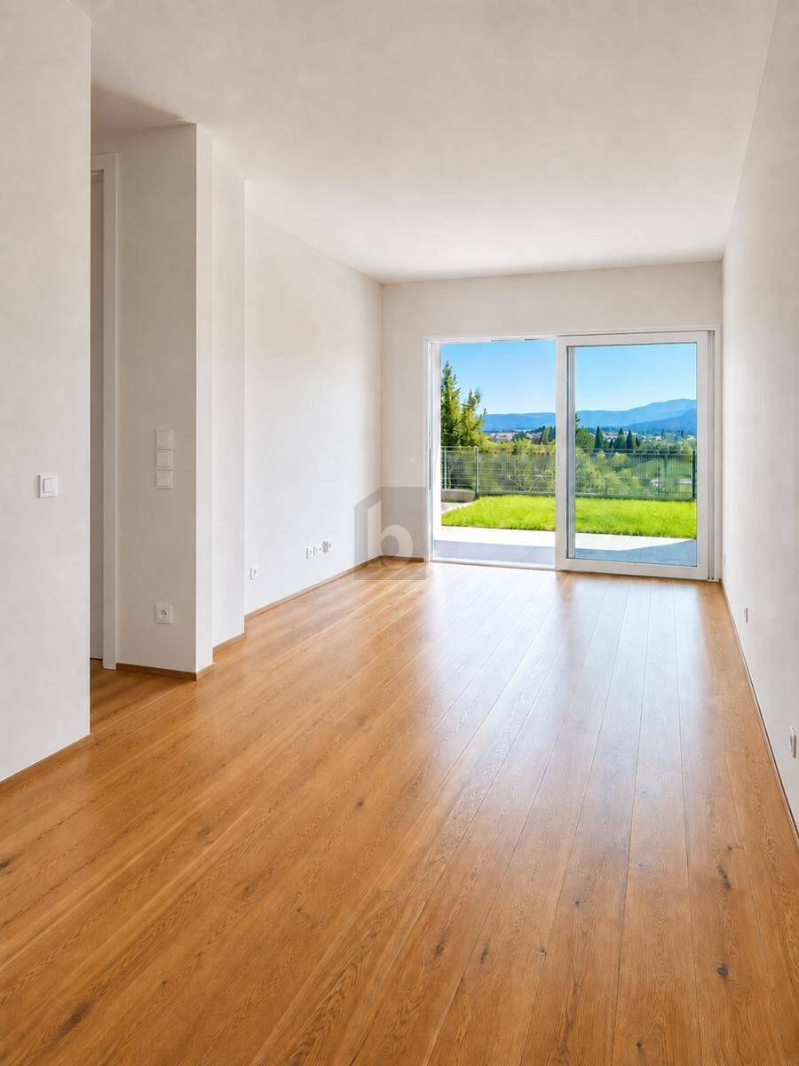 Erdgeschosswohnung mit Privatgarten und großer Terrasse