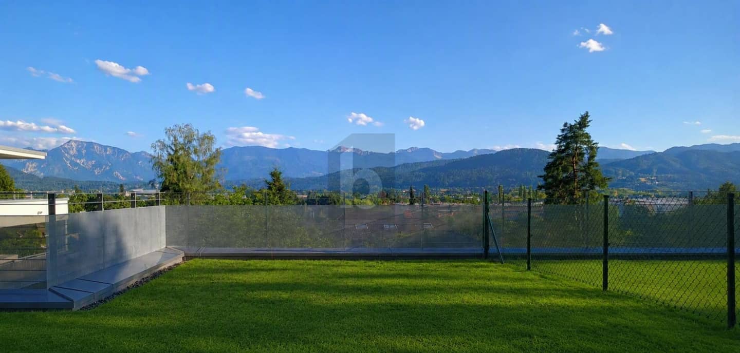 Erdgeschosswohnung mit Privatgarten und großer Terrasse