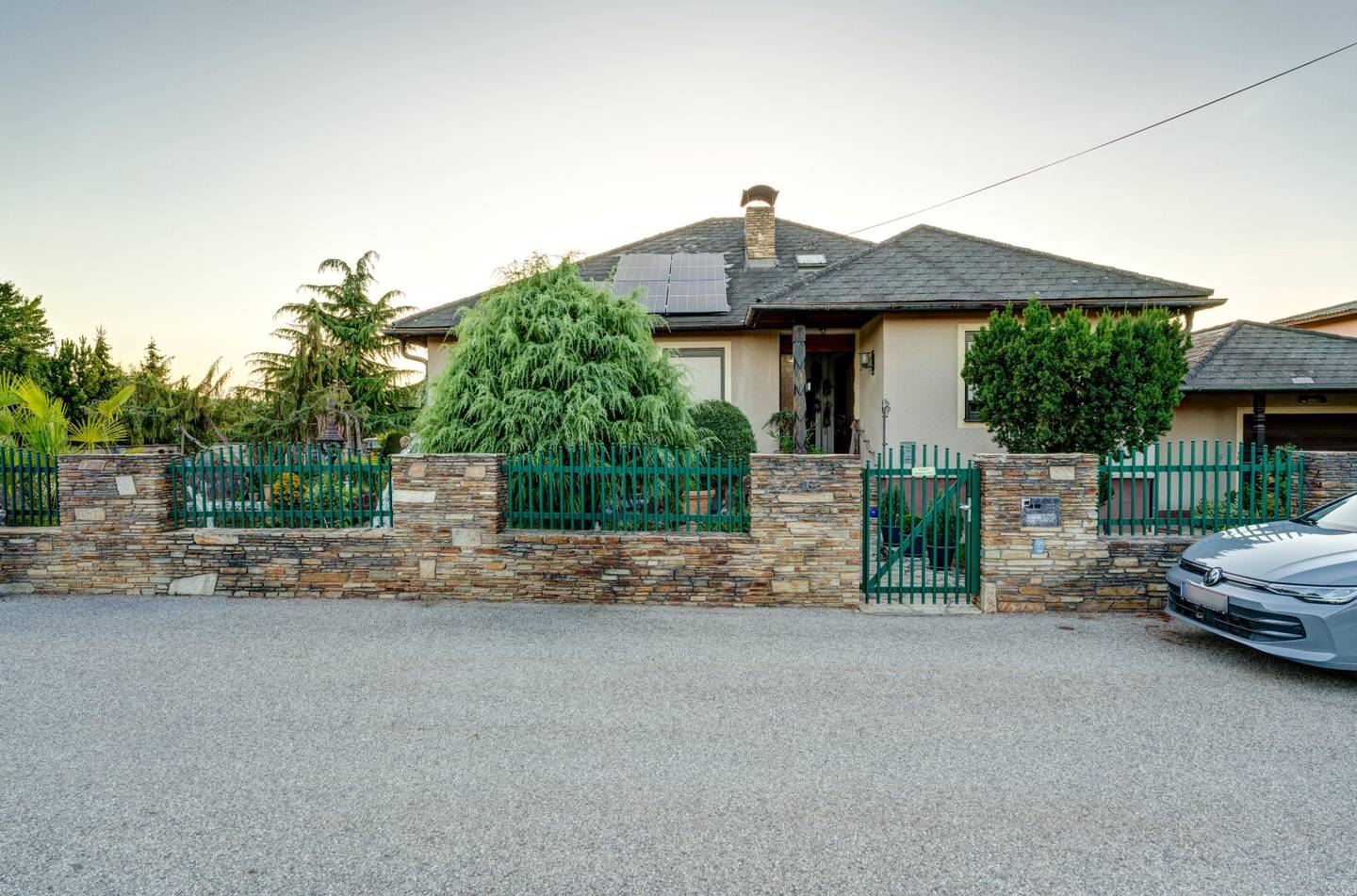Invest today, profit in the long term – Single-family house with right of residence in 3130