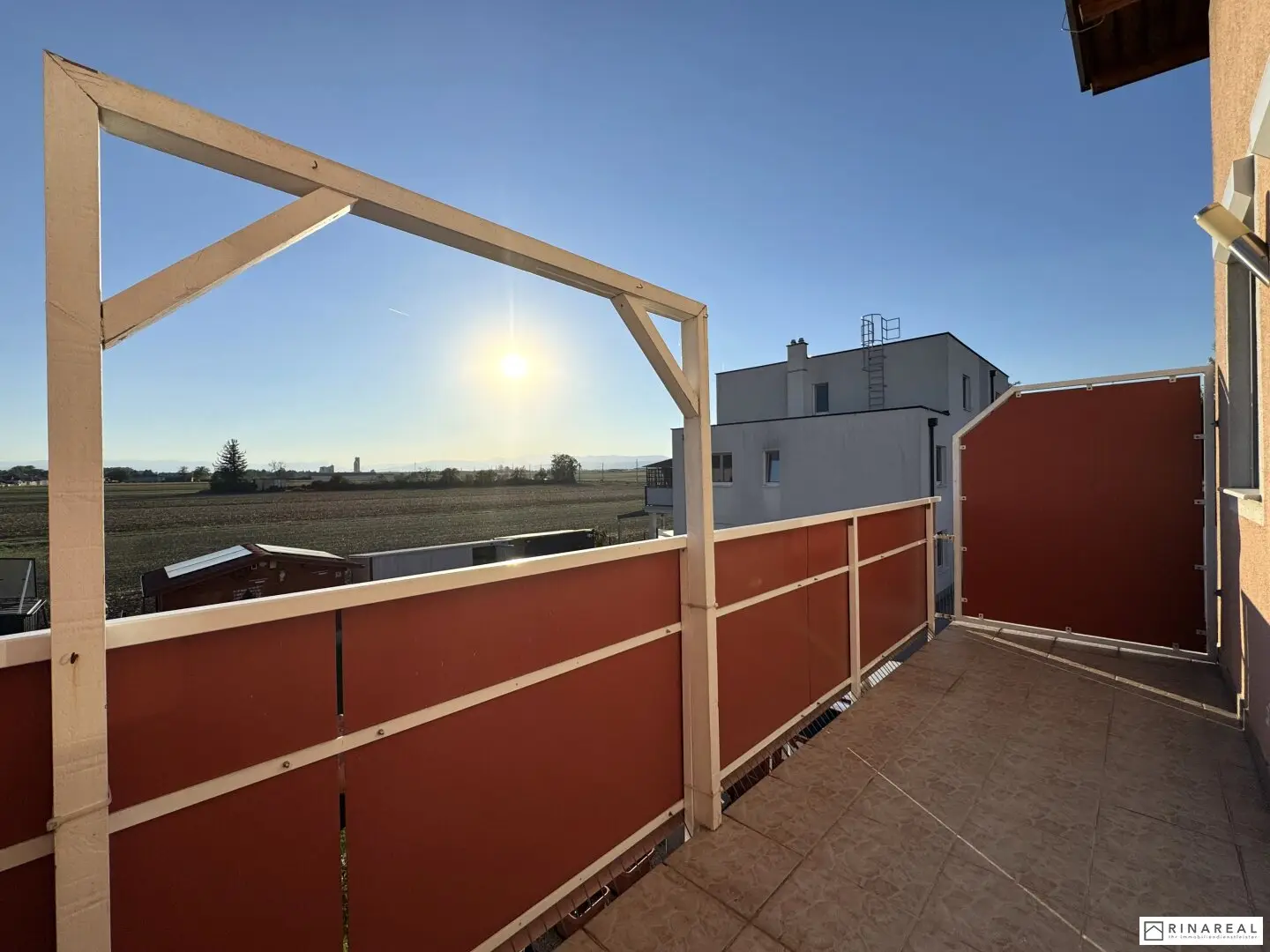 ZWEITBEZUG nach Sanierung // Schöne 2 Zimmer Wohnung mit Balkon | 1. Stock | Fernblick | Einbauküche | ab 1. Oktober 2026