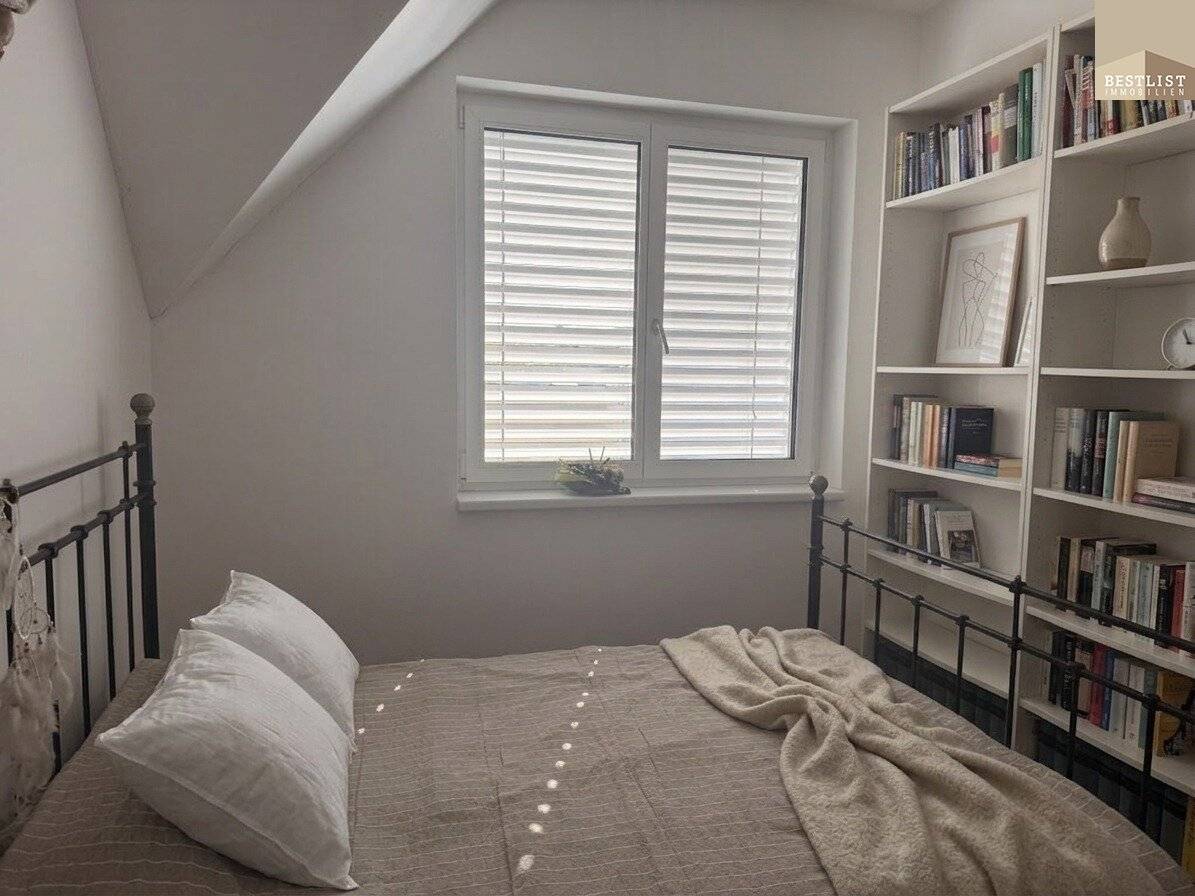 Neubau-Penthouseflair mit 52 m² Dachterrasse, Whirlpool &amp; Fernblick – Wohnen auf zwei Ebenen in Mödling