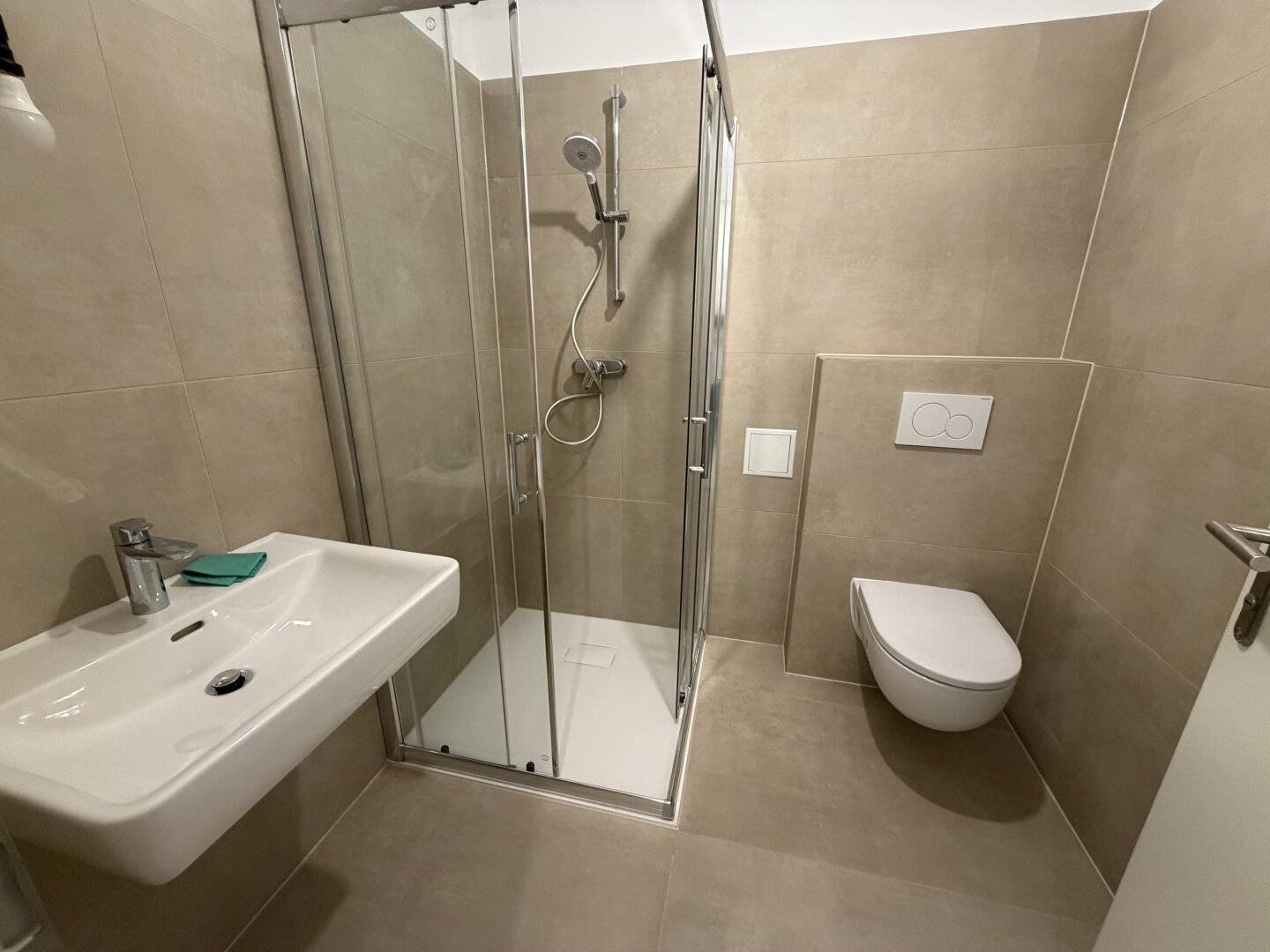 First occupancy - Top renovated - High-yield investment - 1-room apartment near U4/U2