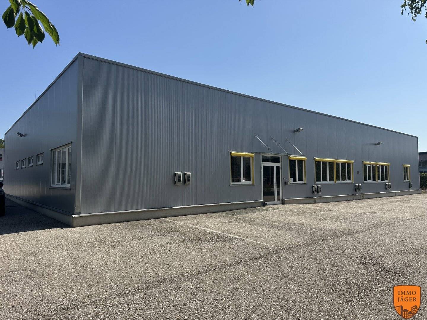 Your new commercial location in Leonding - See for yourself in person!
