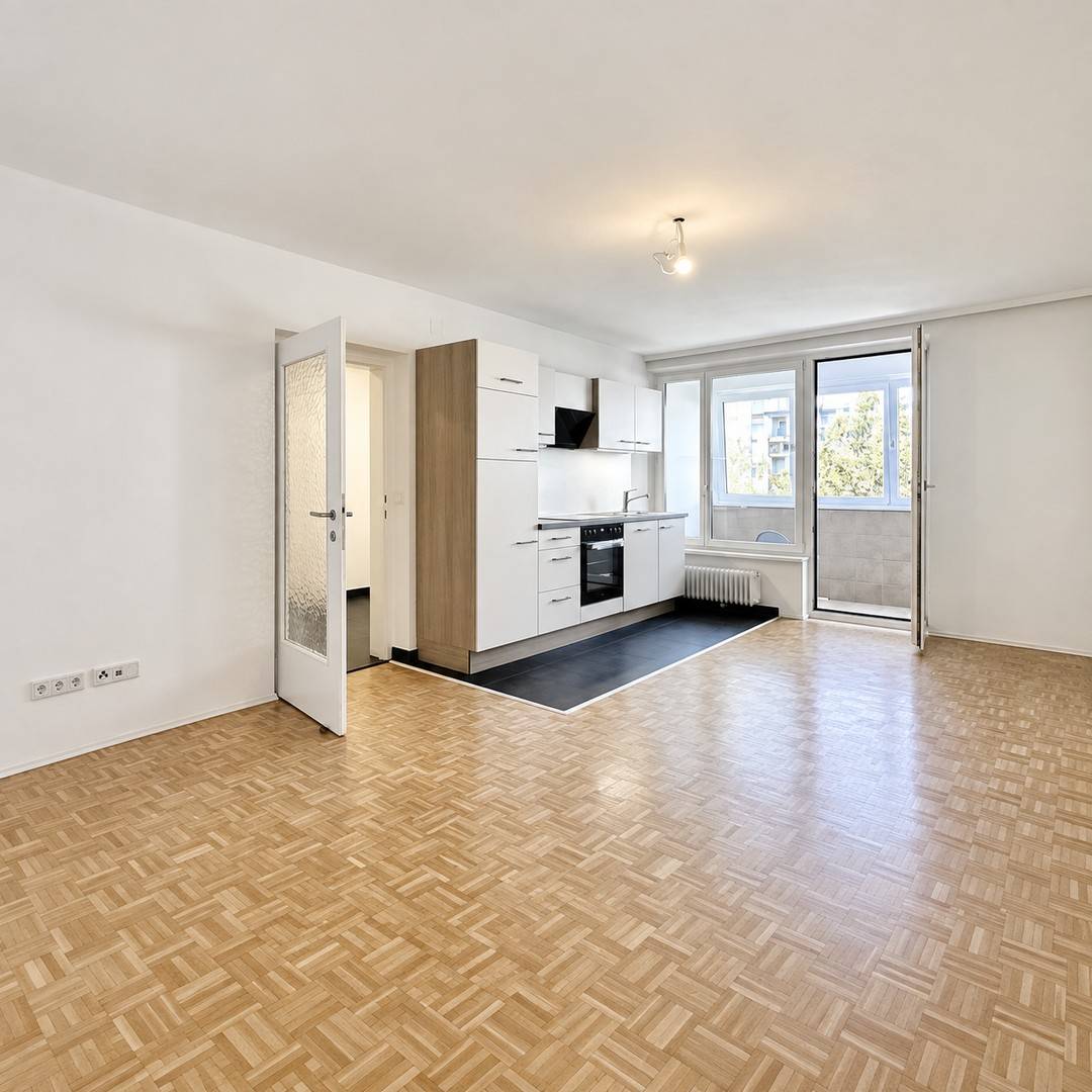 Newly renovated apartment in quiet courtyard location near subway