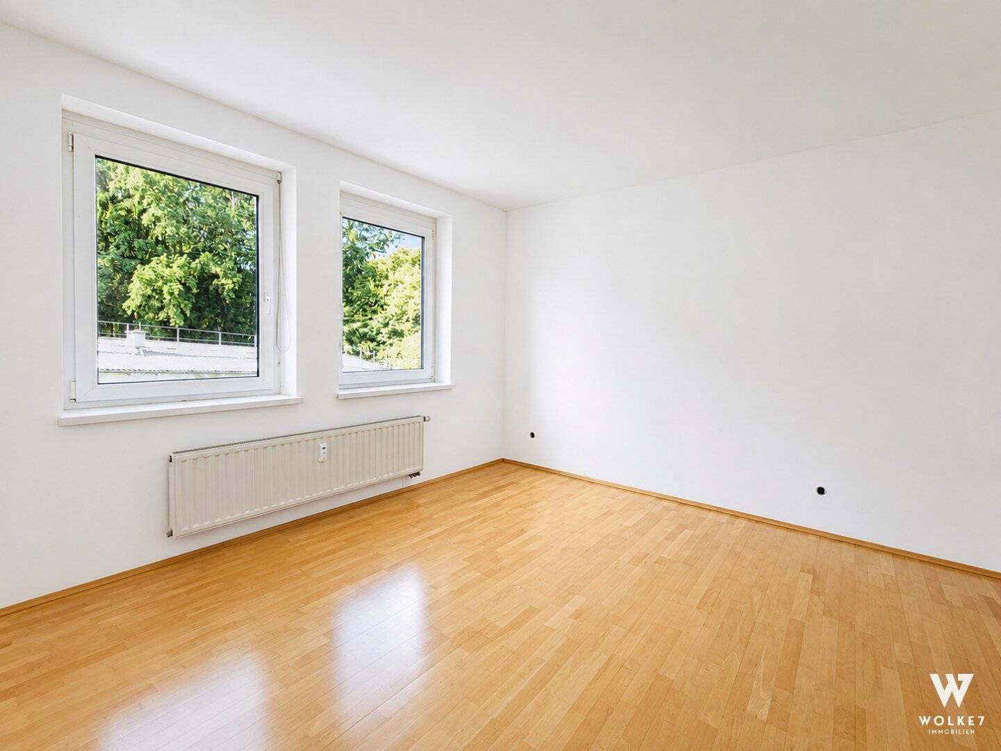 Bright 2-room apartment with spacious living area, 10 m² balcony and carport in Seiersberg
