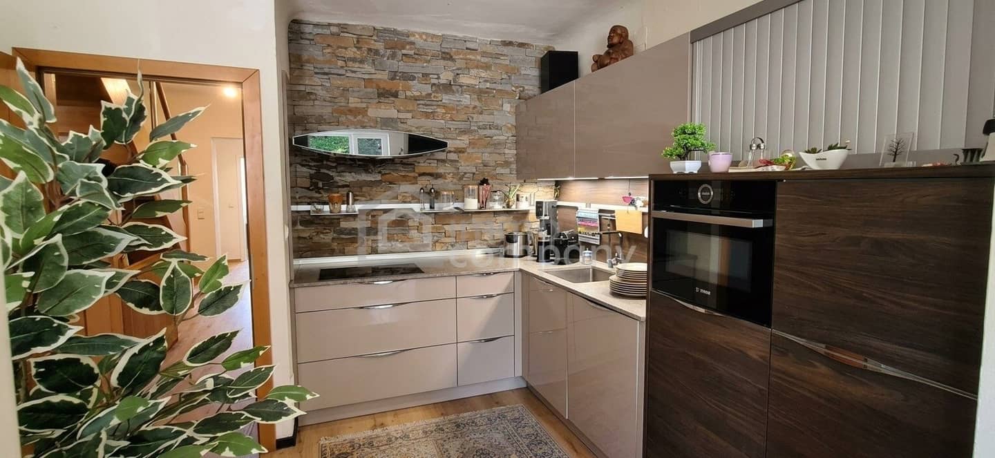 Modernisiertes Einfamilienhaus mit 500 qm Grund und Doppelgarage nahe U6-Station Alterlaa in Liesing