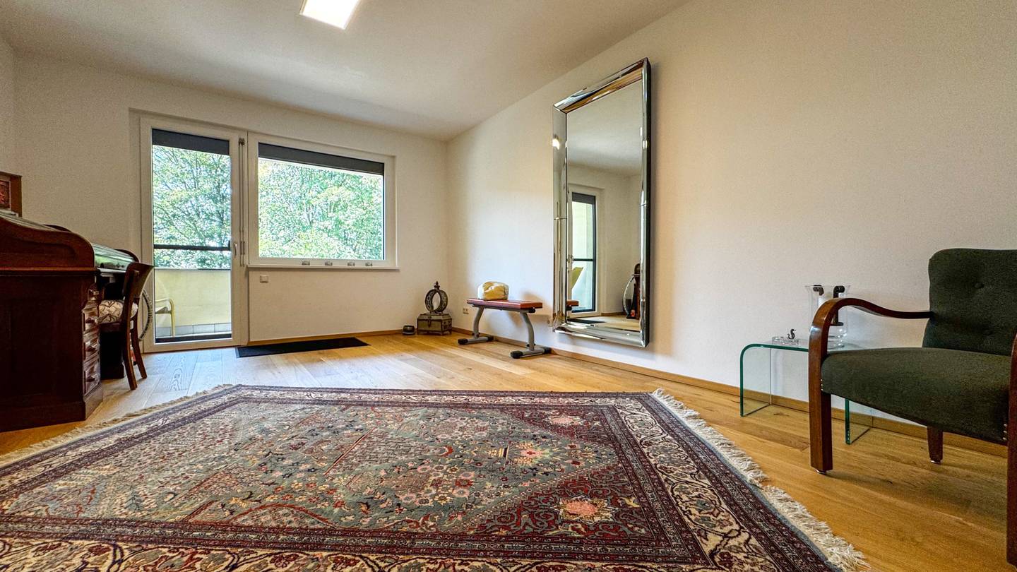 Hochwertig sanierte Wohnung mit Klimaanlage und Loggien