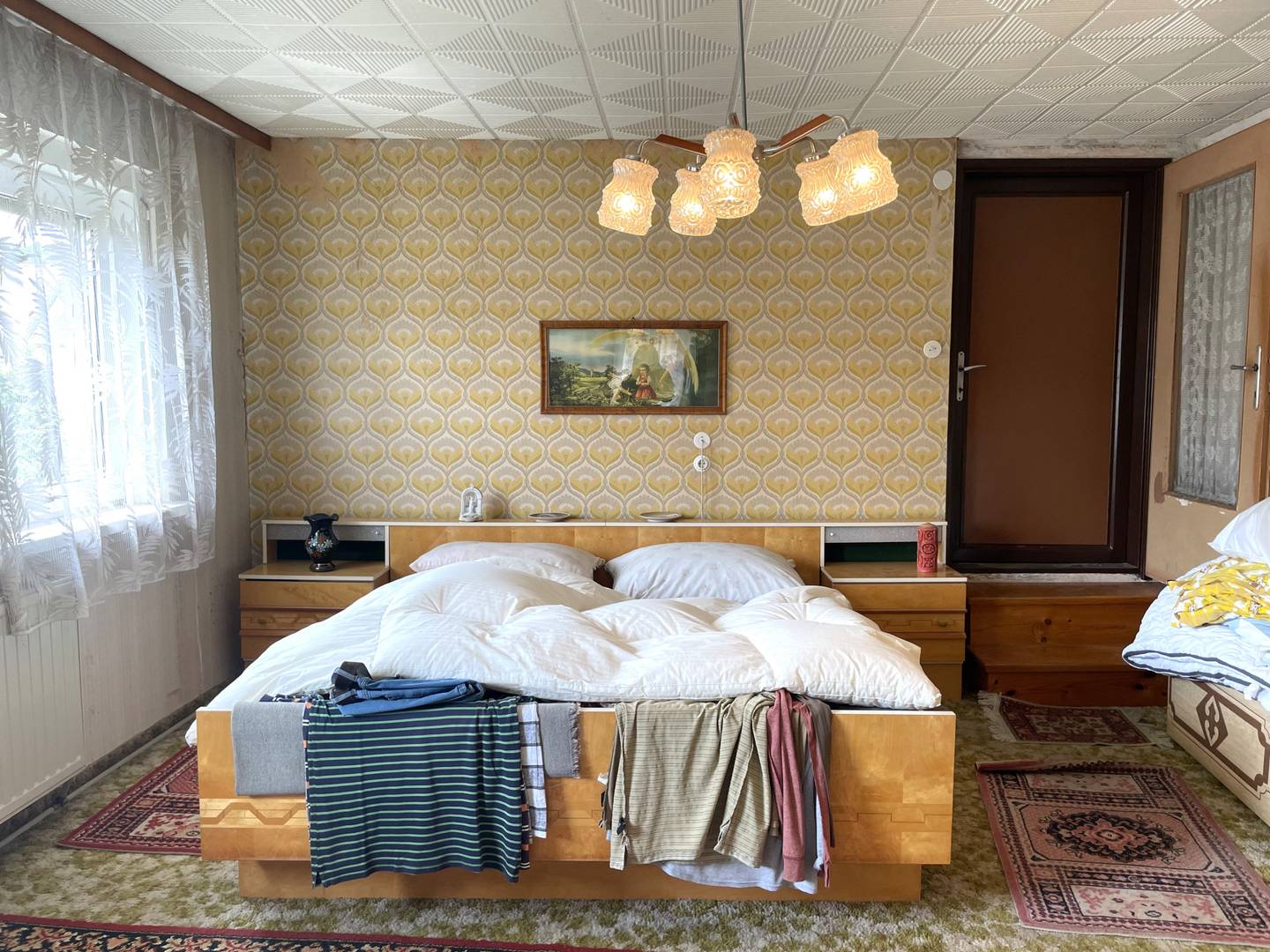 Wohnung mit Nebengebäude und Doppelgarage
