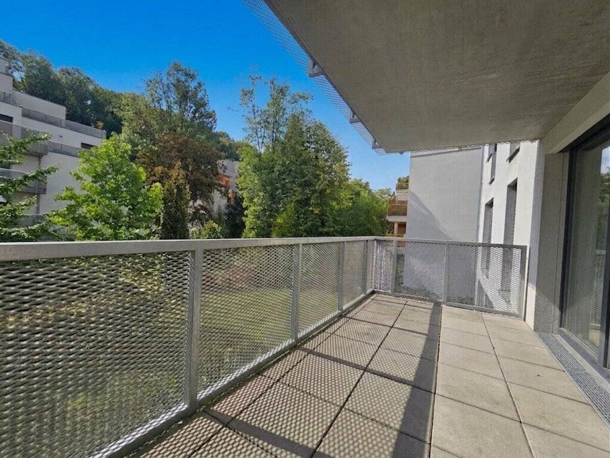 Sunny 4-room apartment with balcony - N E U W A L D E G G