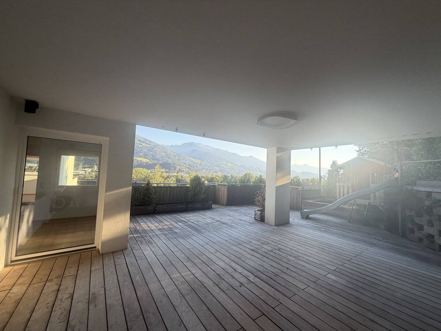 FRITZENS - Dreamlike 5-room maisonette apartment on the sunny slope with many extras for rent