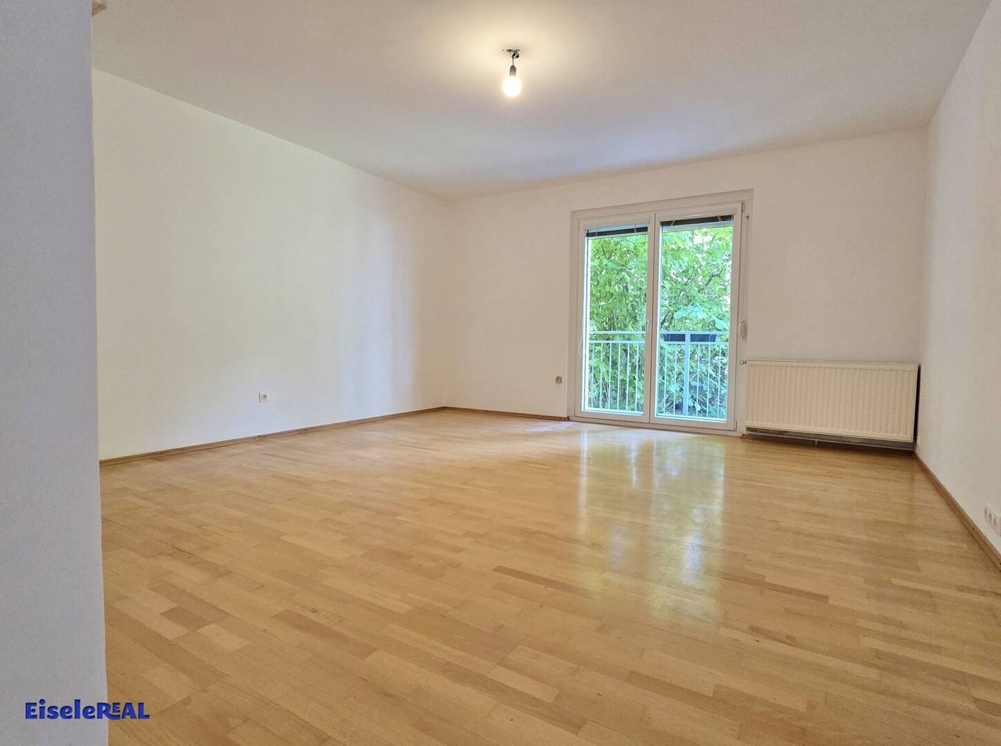 2 Rooms, Balcony
