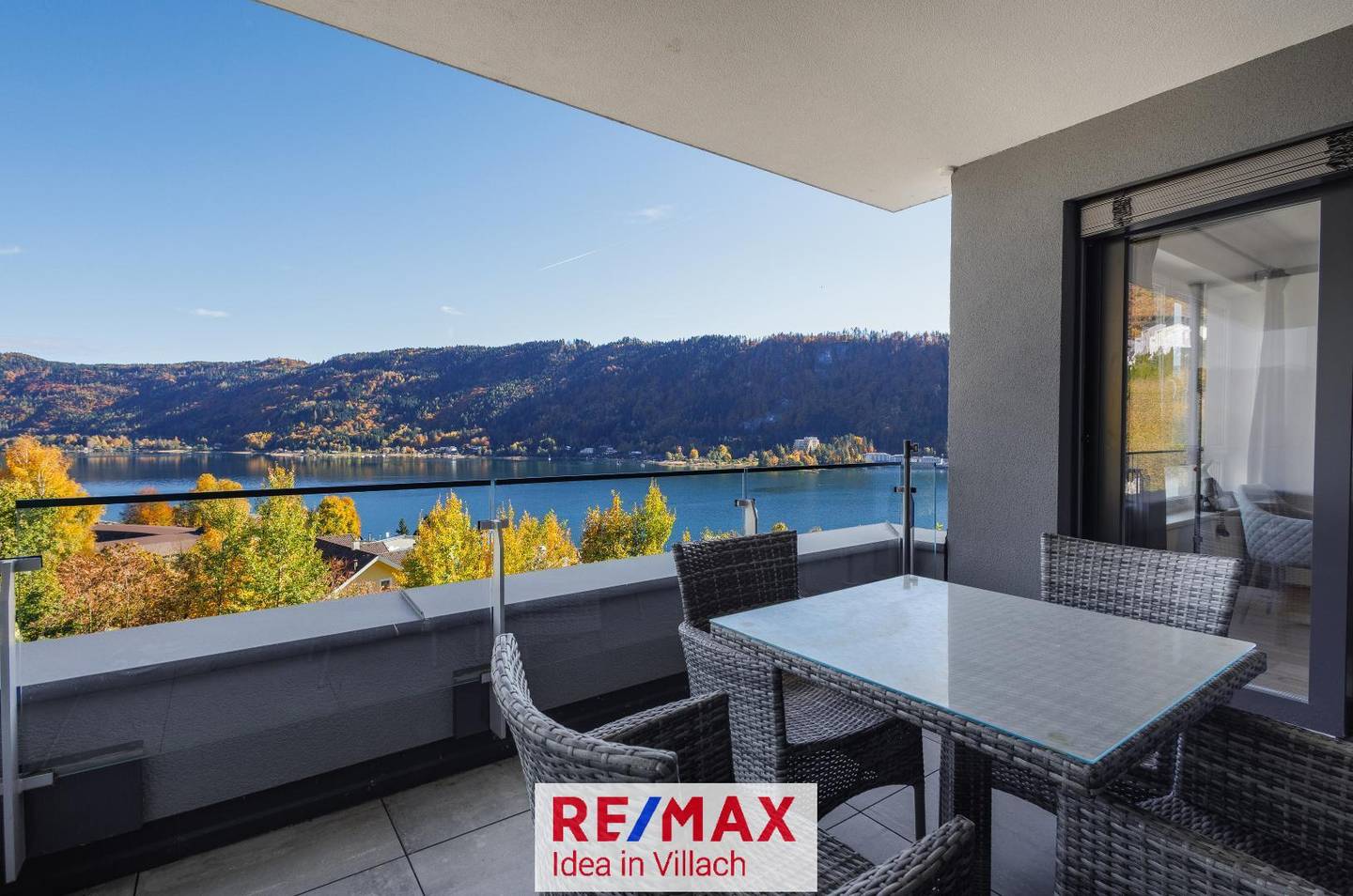Bright Wohnung with loggia and lake view