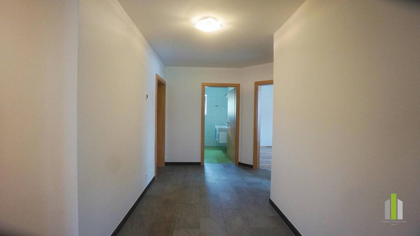 Neuwertige Wohnung mit Schwedenofen und Balkon
