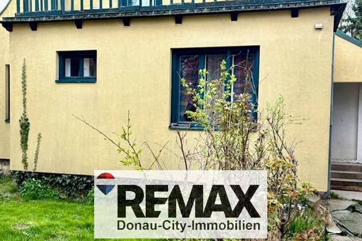 Idyllisch gelegene Wohnung mit Garten und Pferdeboxen