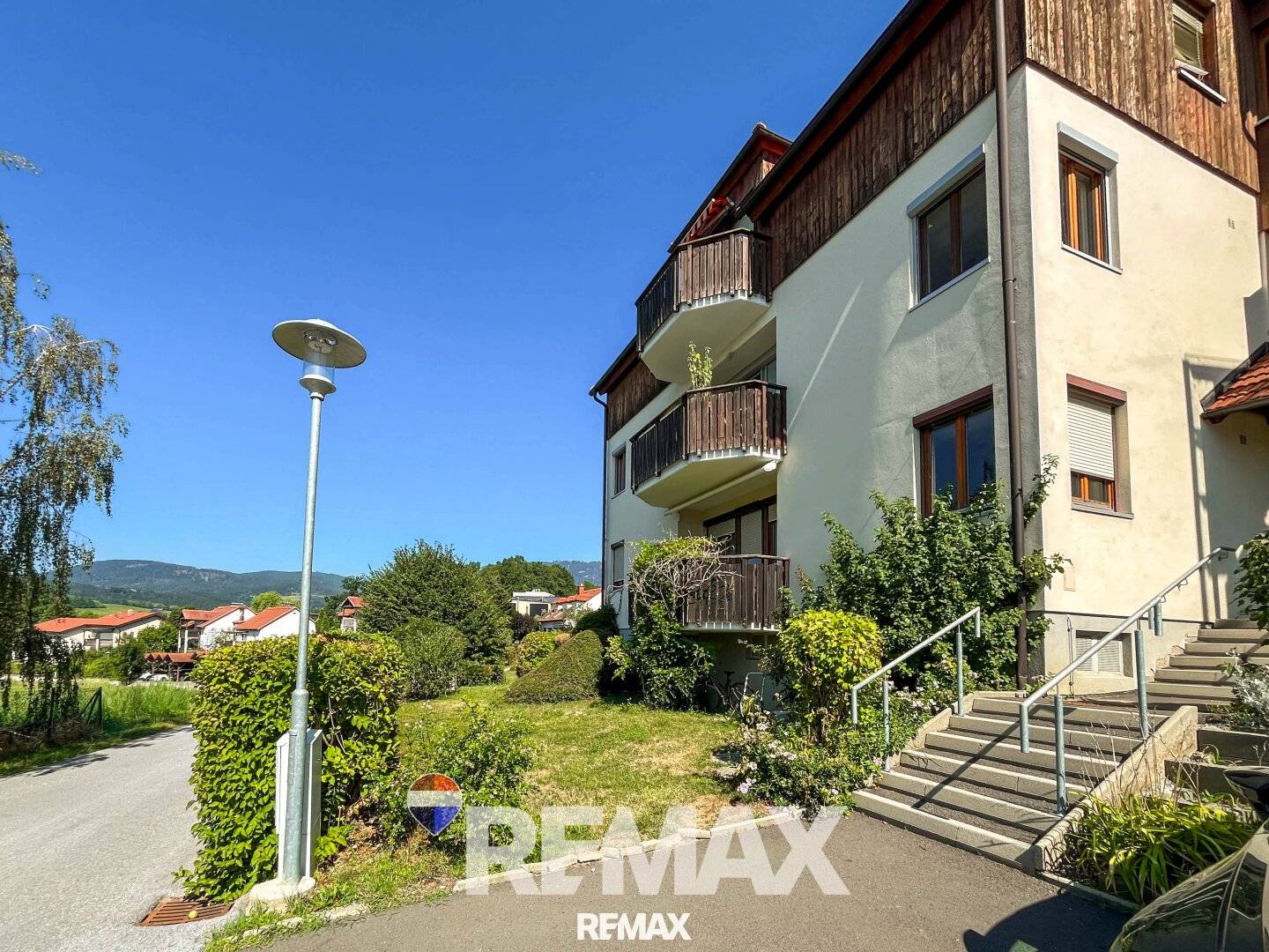 Living with green view – spacious 3-room apartment with sunny balcony in Kumberg