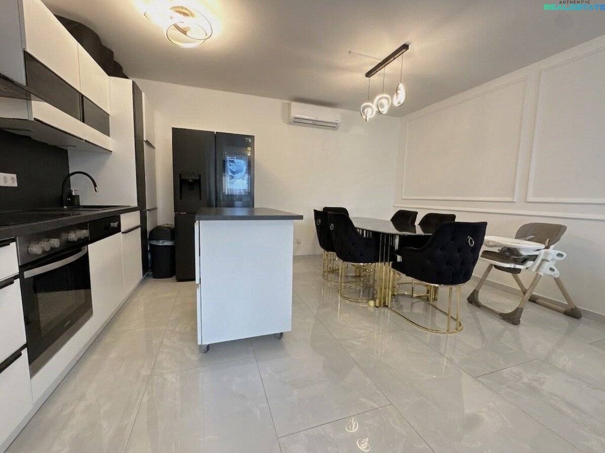 Modern investment near Vienna | 3 rooms | Large terrace | Air conditioning | Leased for a fixed term
