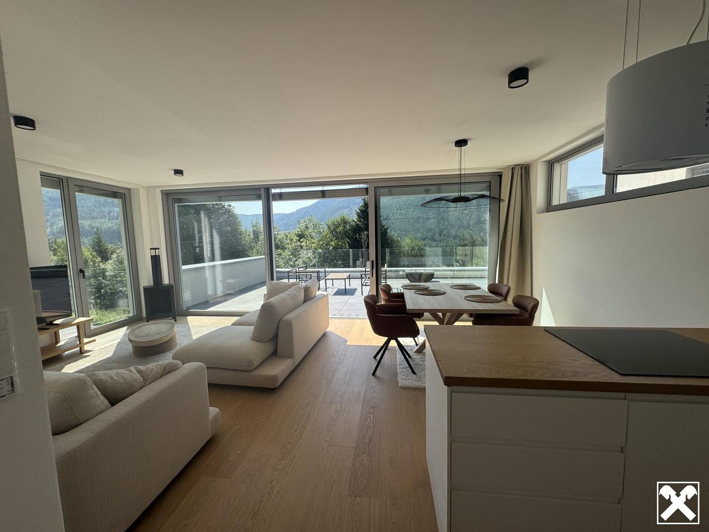 Vollmöblierte Wohnung mit Panoramablick und Sauna