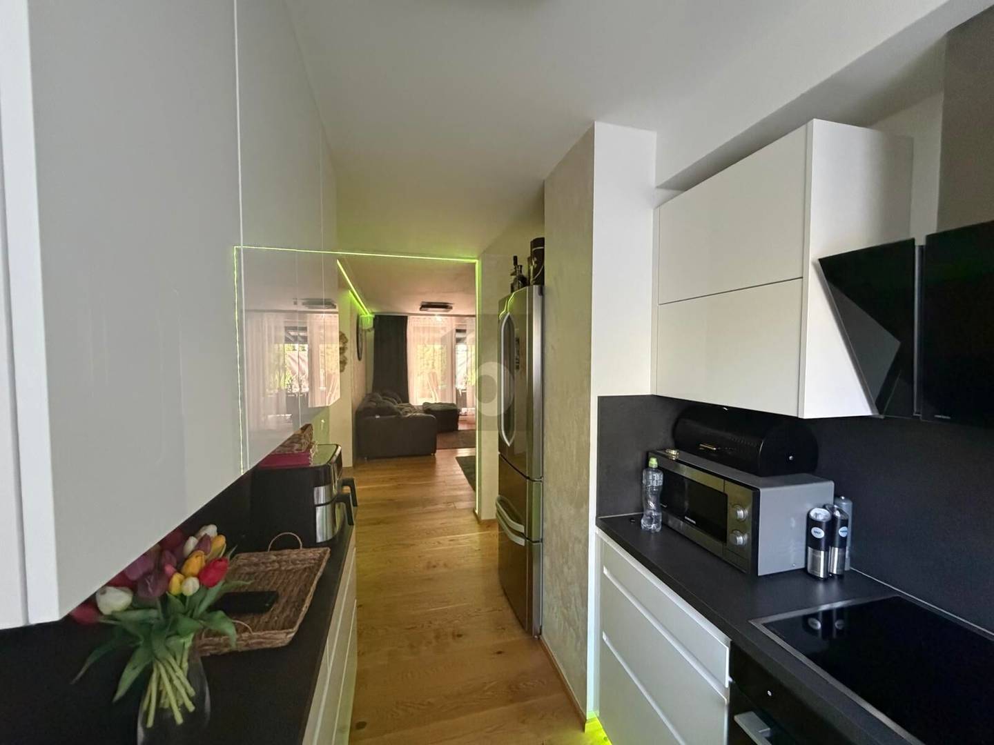 Frisch renovierte Erdgeschosswohnung mit Whirlpool und Garten