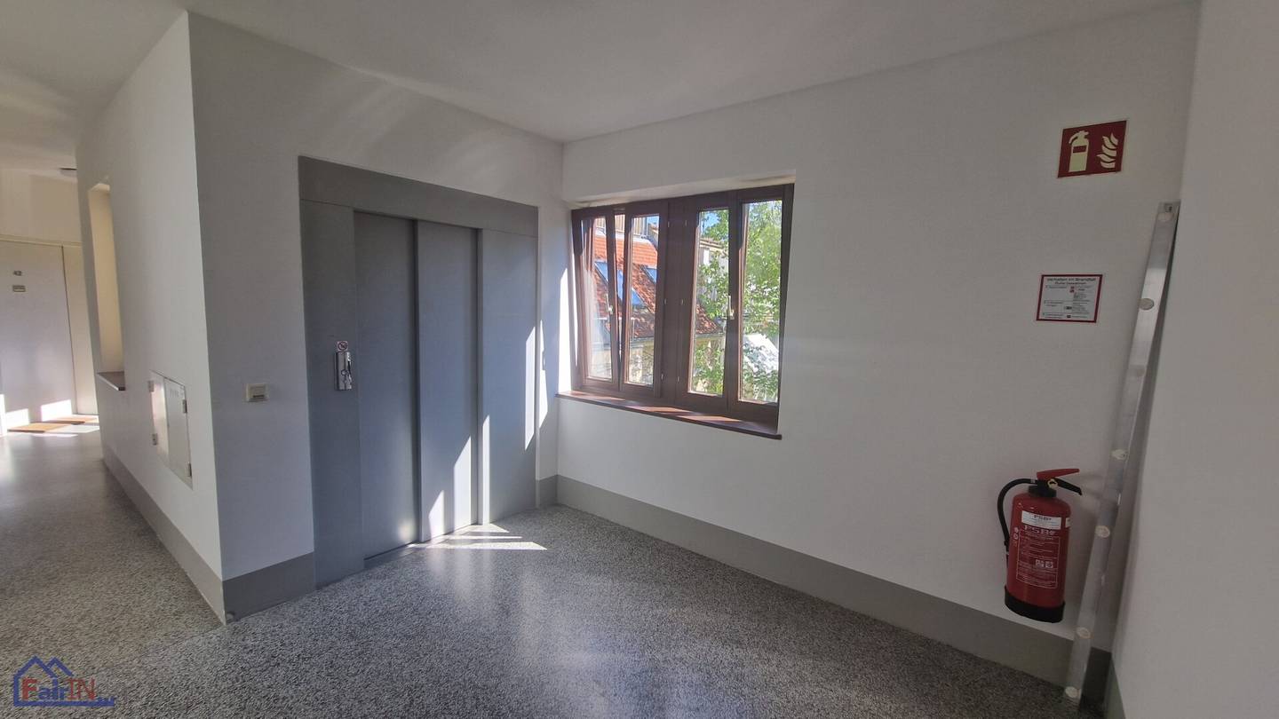 Charming 1-room apartment with terrace in attic in 1120 Vienna Top price