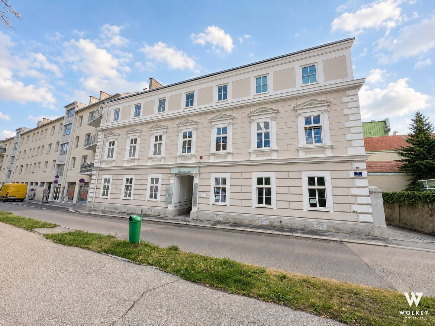 119 m² Practice/Medical Office Space in Medical Center – First Occupancy After Renovation | Barrier-free | Commission-free
