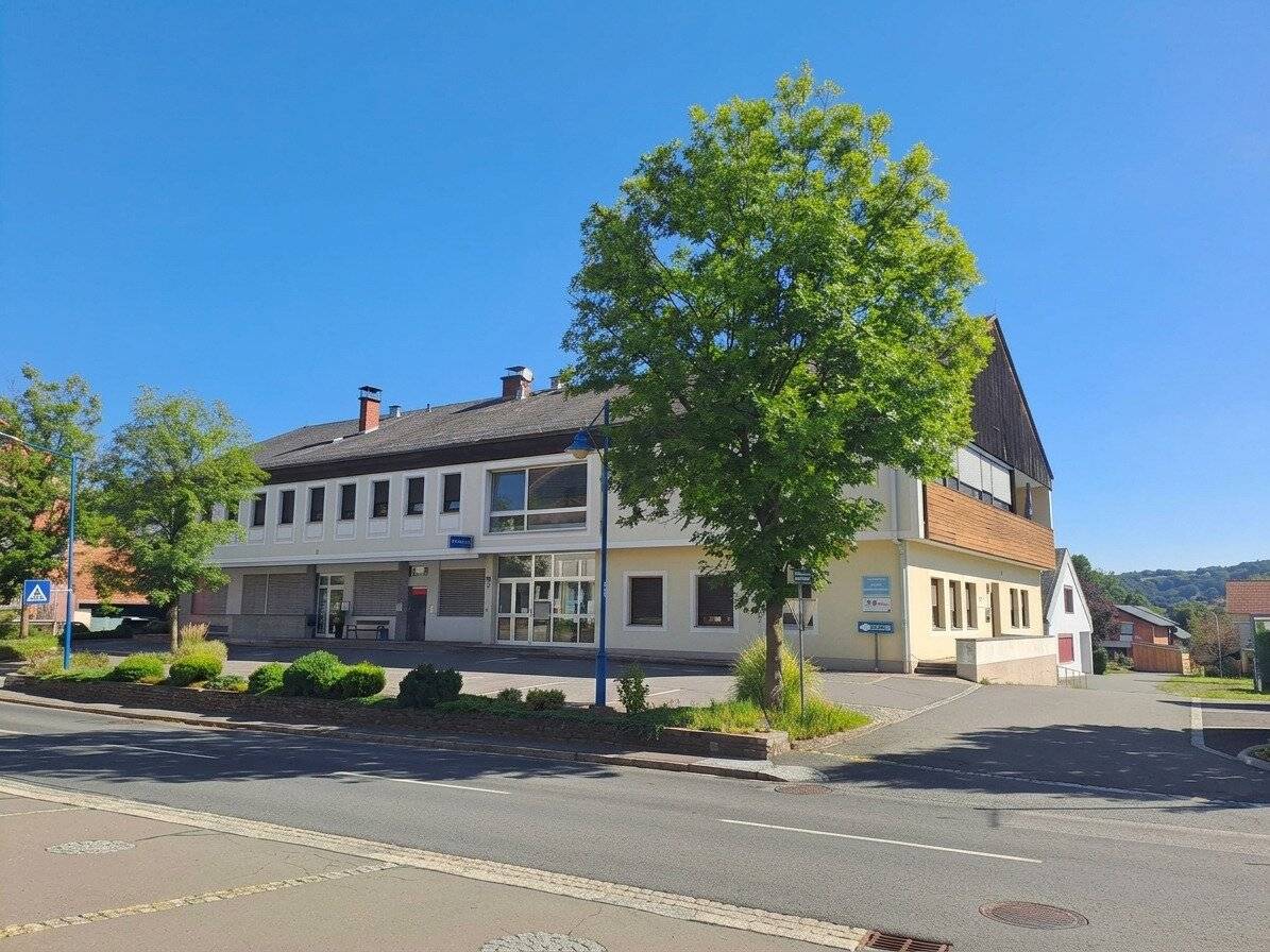 Sunny maisonette 6-room with loggia and double garage