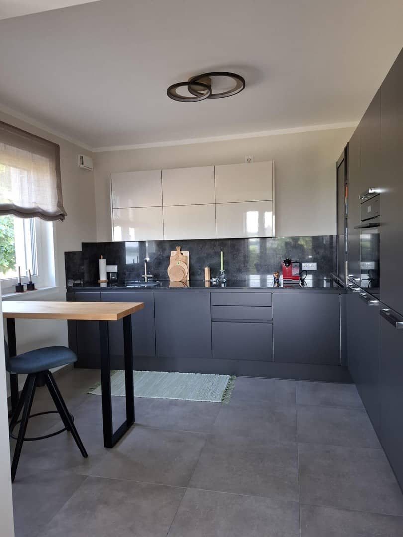 Erdgeschosswohnung mit Seeblick und großzügigem Balkon