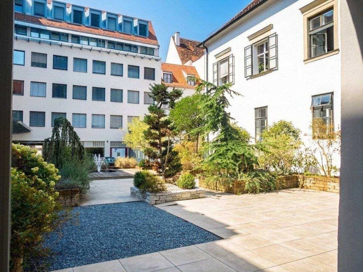 Old Town charming, representative office/practice/gallery with terrace in Palais Trauttmansdorff