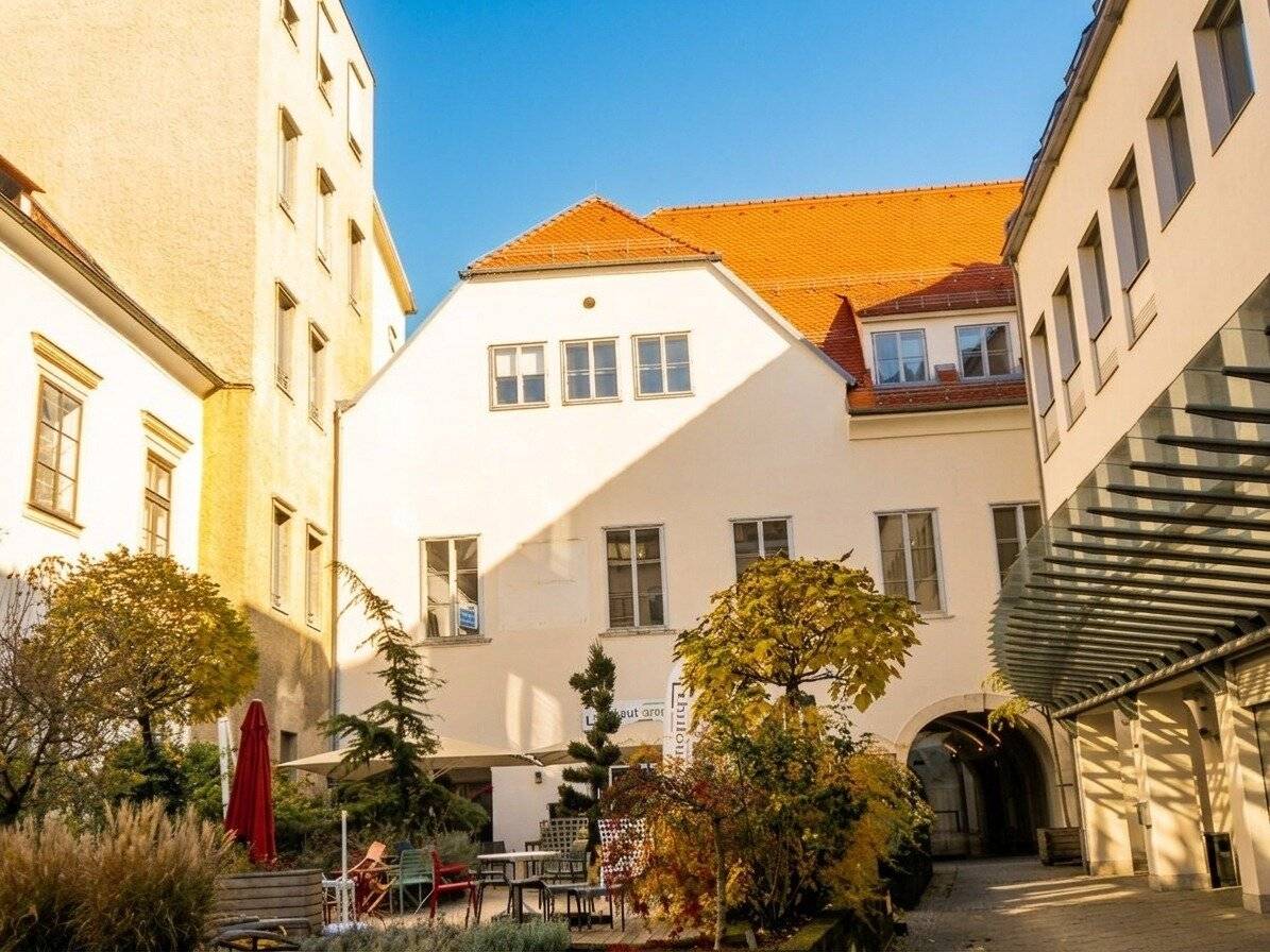 Old Town charming, representative office/practice/gallery with terrace in Palais Trauttmansdorff