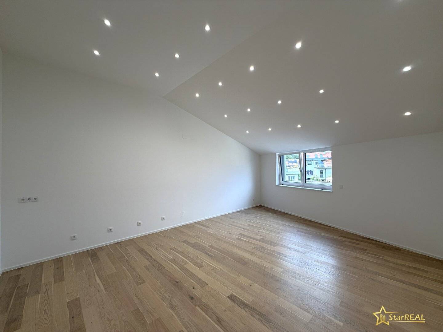 Premium fittings 3-room condominium in central location Commission-free for the buyer