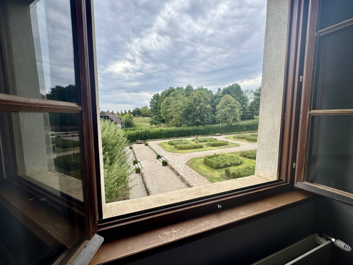 Historic apartment in Renaissance castle with garden view