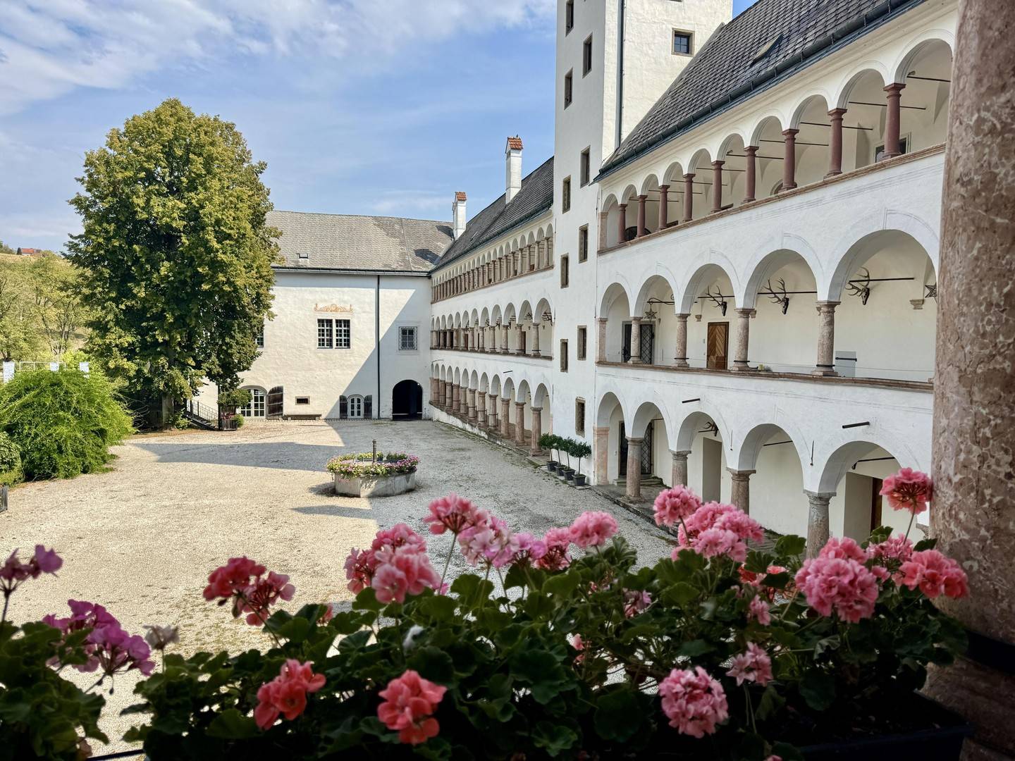Historic apartment in Renaissance castle with garden view