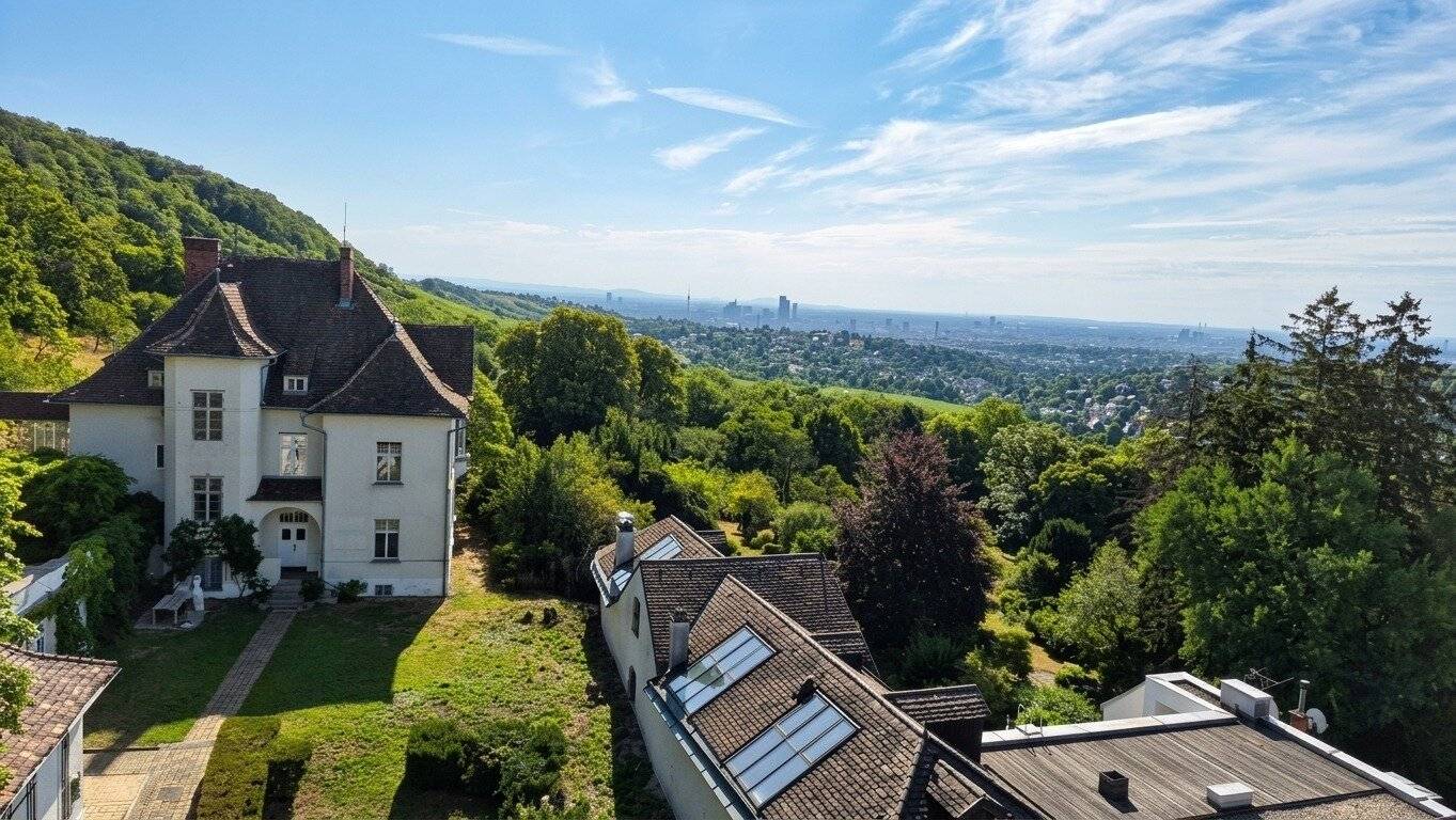 Castle-like estate with building permit and breathtaking view over Vienna