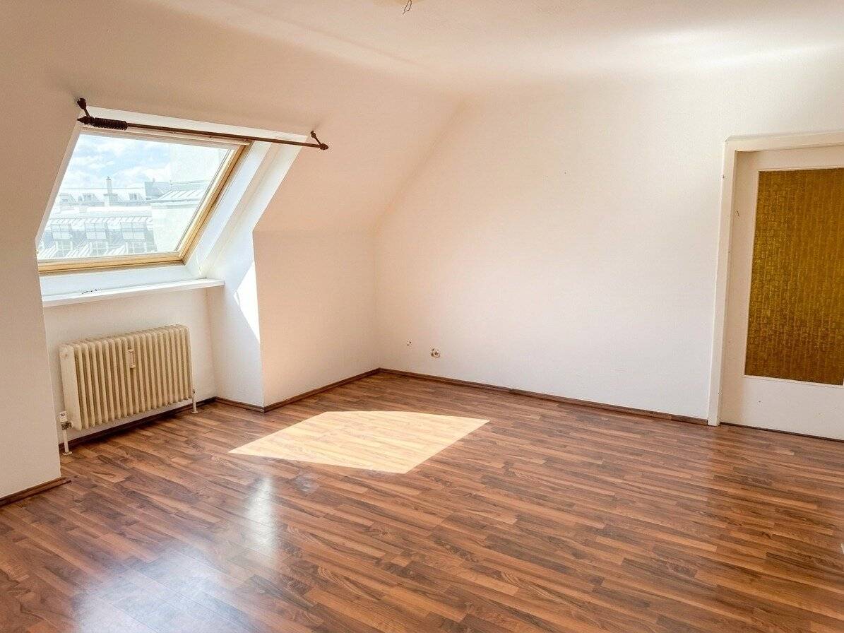 DG-Wohnung mit BLICK zum PUCHSBAUMPLATZ - ENDE AUGUST 26 BESTANDSFREI
