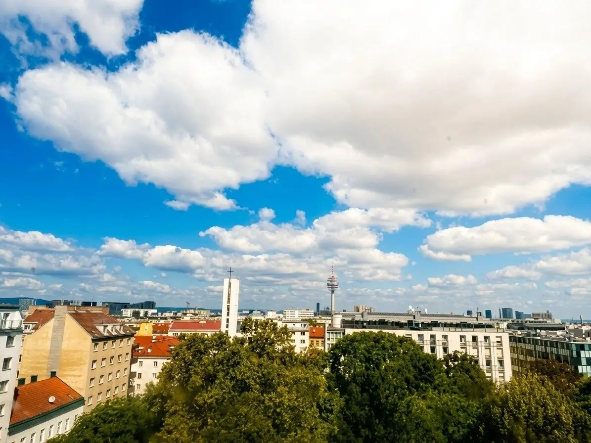 DG-Wohnung mit BLICK zum PUCHSBAUMPLATZ - ENDE AUGUST 26 BESTANDSFREI