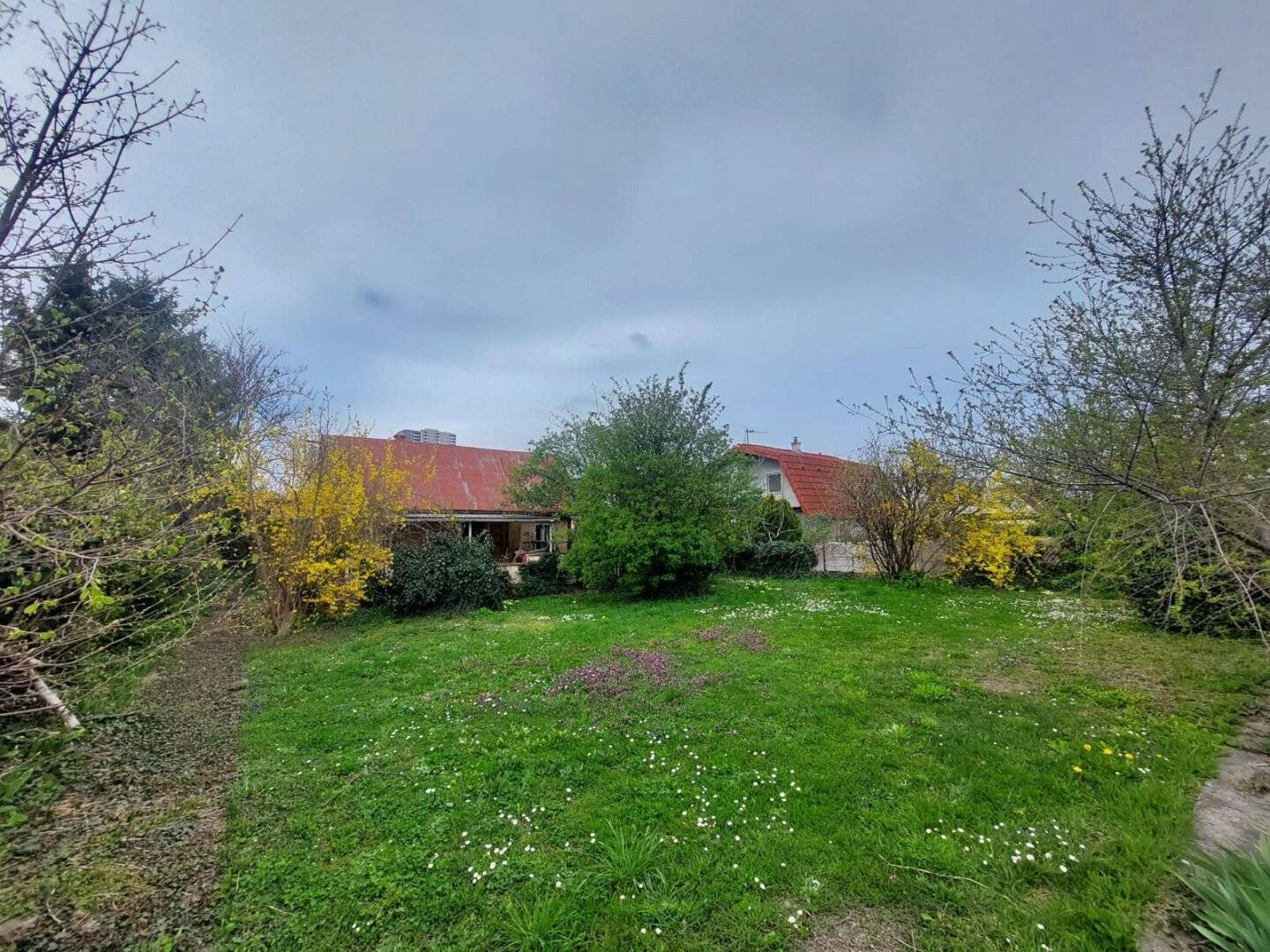 + Immobilien-Juwel mit 416 m² Eklw-Eigengrund am Laaer Berg: Ganzjahres-Nutzung ++