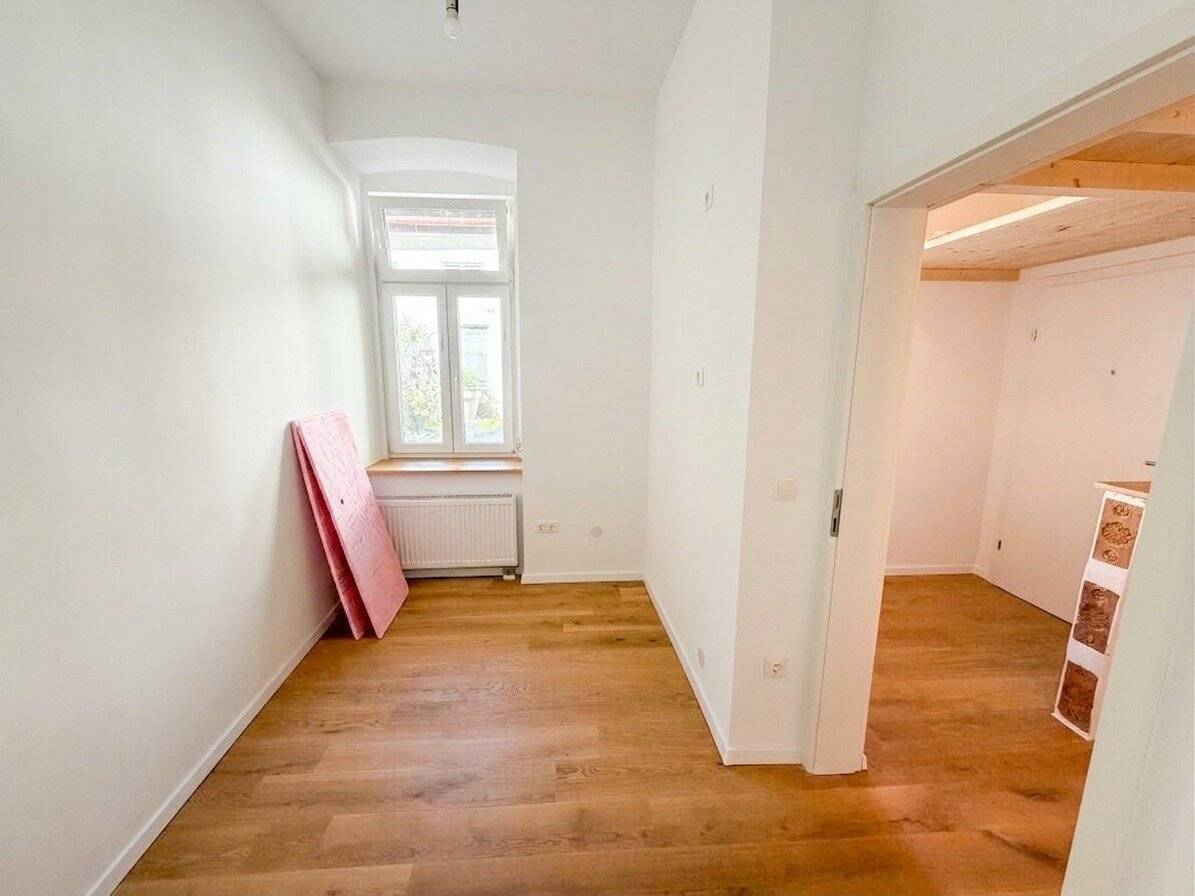 First occupancy apartment, living space and sleeping cabin