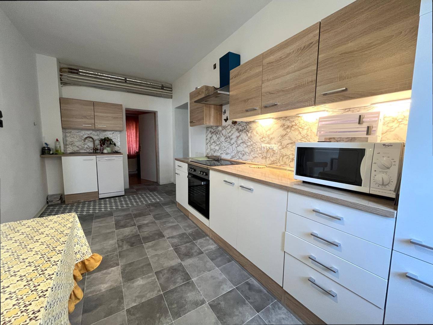 Ruhig gelegenes Erdgeschosswohnung mit Garage und Solaranlage