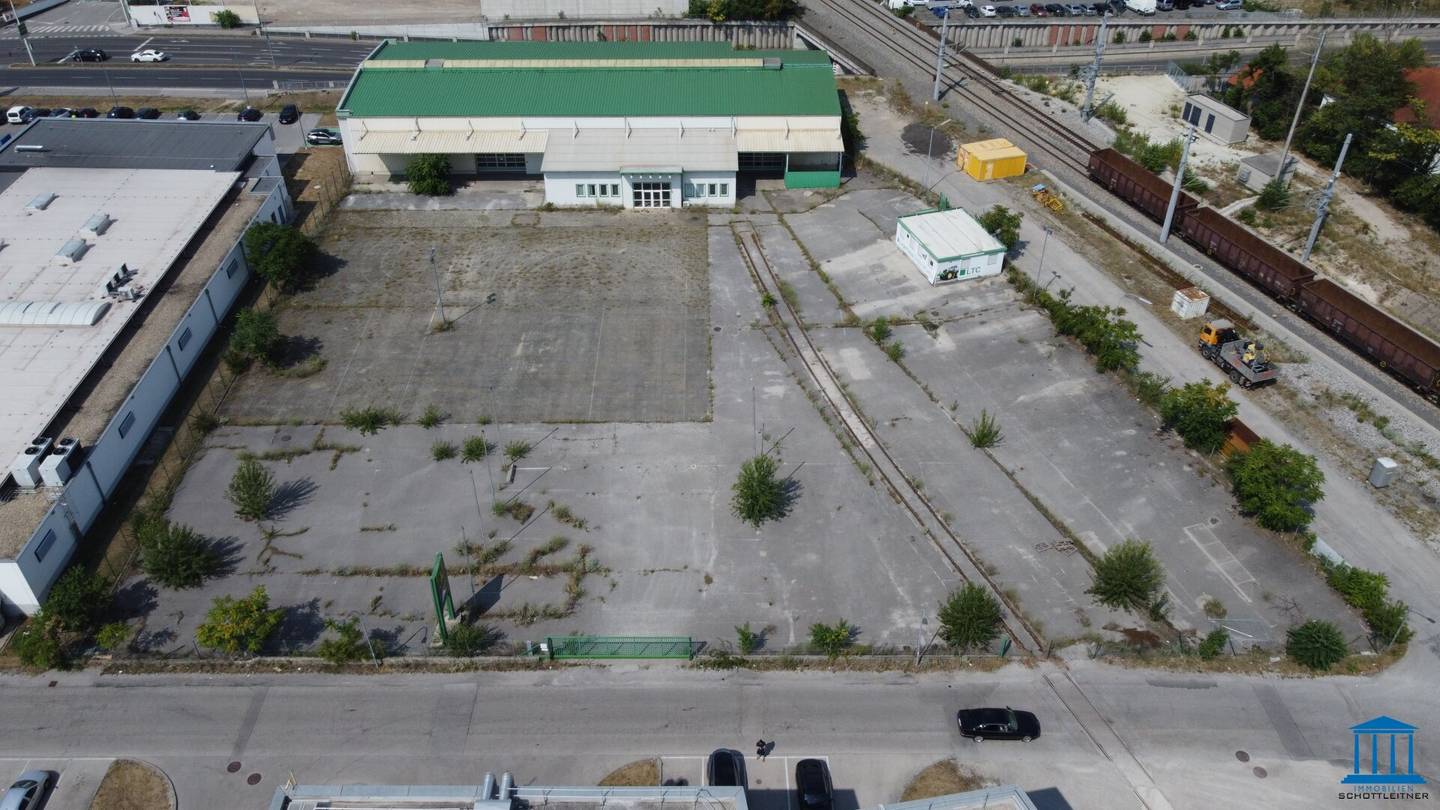 Bestandsfreie Kaltlagerhalle mit Büro und Außenlager (Freifläche alternativ für bis zu 190 Stellplätze)!