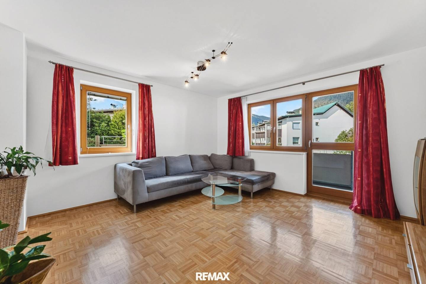 Exclusive 4-room garden maisonette with private garden, terrace &amp; single garage in top location of Brixlegg