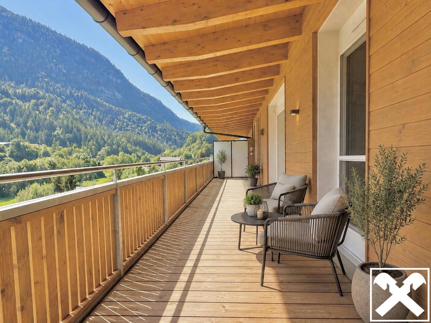 Bright Dachgeschosswohnung with large terrace and mountain view
